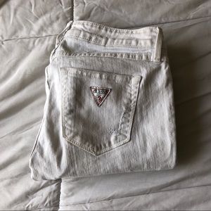 GUESS Distressed Capri